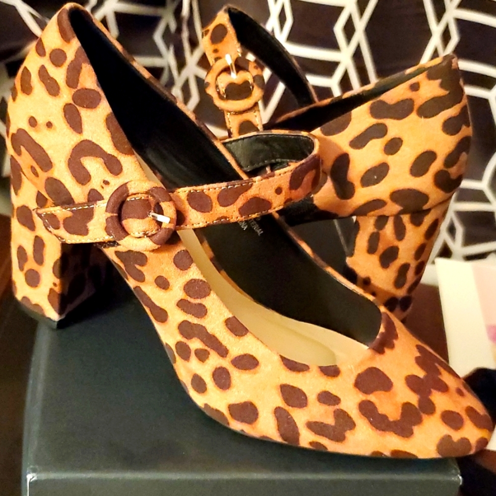 Animal print single stap high heels